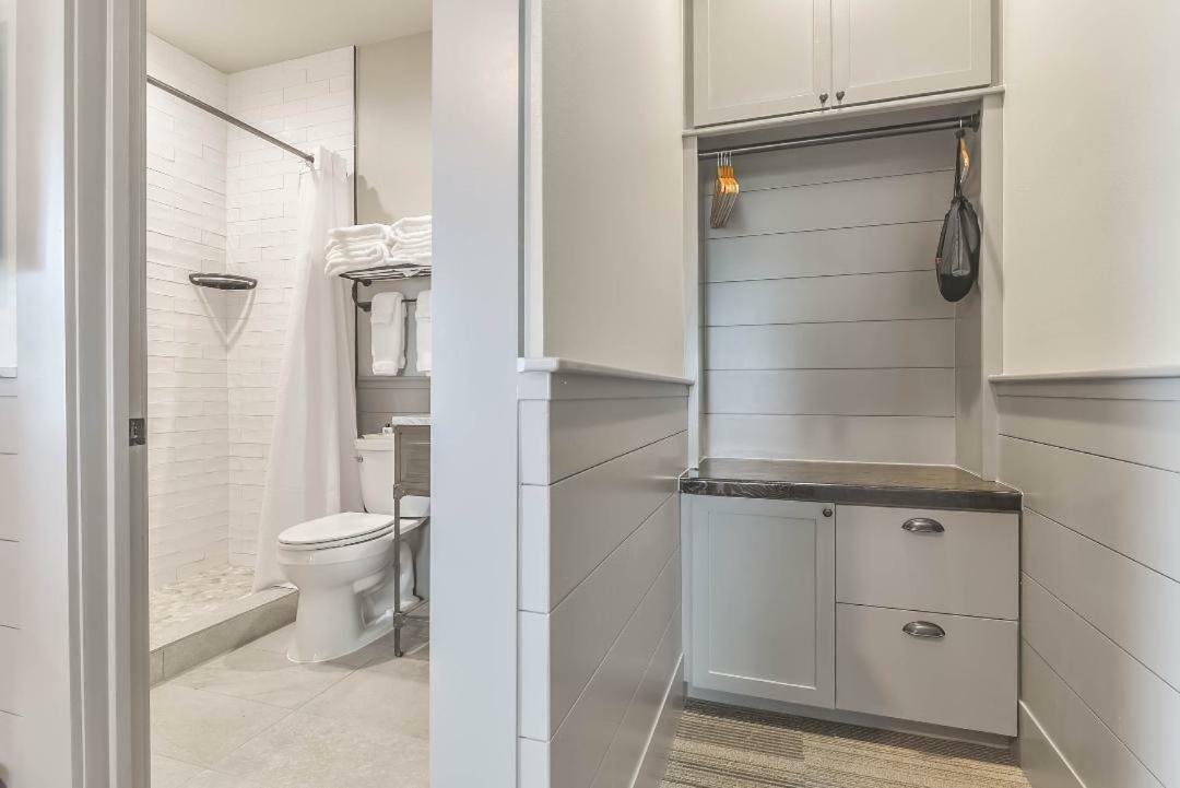Hitchcock Harborwalk Lodge المظهر الخارجي الصورة